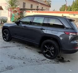 جیپ گراند شیرۆکی